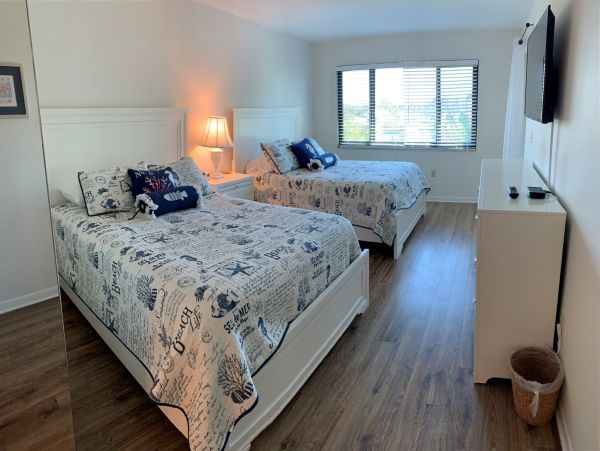 Siesta Key Vacation Rentals - Renovated Florida Beachfront Condo with Garden View