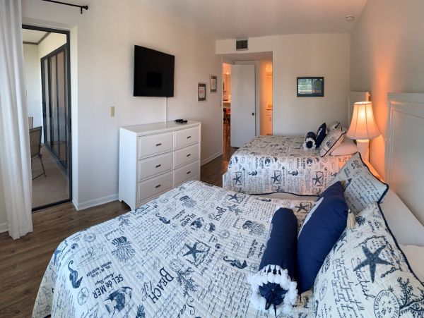 Siesta Key Vacation Rentals - Renovated Florida Beachfront Condo with Garden View