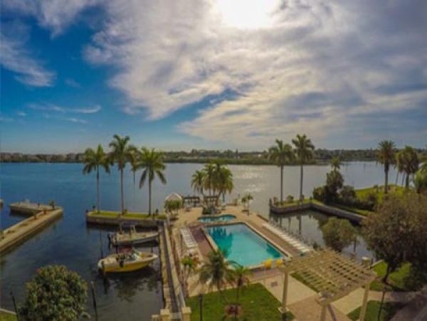 Beachside Two Bedroom Siesta Key Condo Sleeps Six