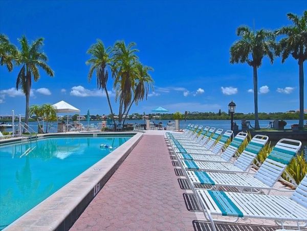 Siesta Key 2 Bedroom Beach Front Vacation Rental Gulf Views