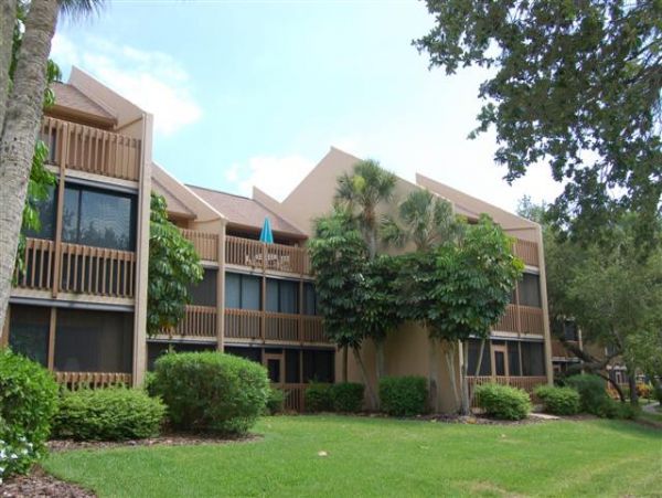 Value 3rd Floor 2 Bedroom Condo in Siesta Key Walk to Beach
