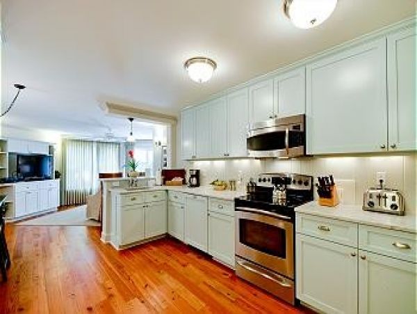 Two Bedroom Gulf Front Rental Condo in Holmes Beach