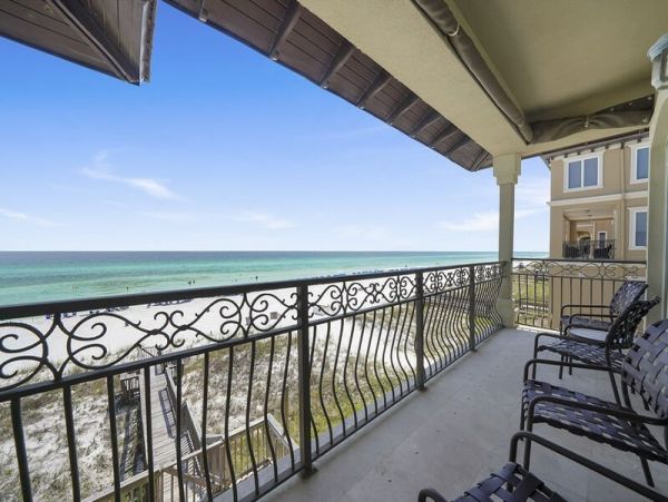 Luxury Estate with Sweeping Views of the Gulf
