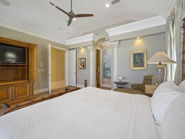 Luxury Estate with Sweeping Views of the Gulf