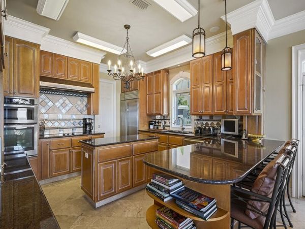 Luxury Estate with Sweeping Views of the Gulf