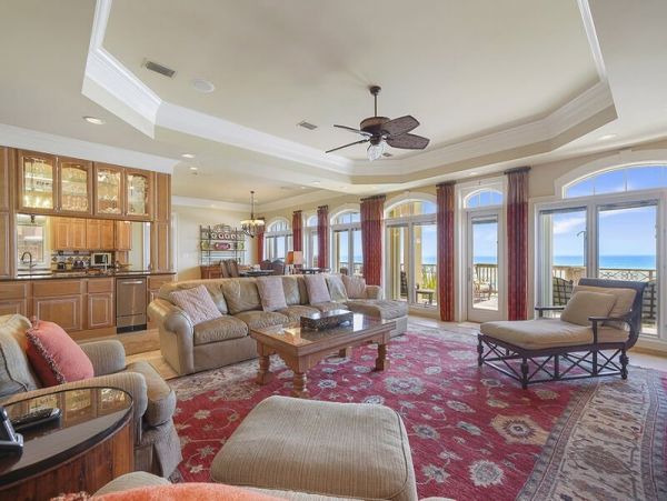 Luxury Estate with Sweeping Views of the Gulf