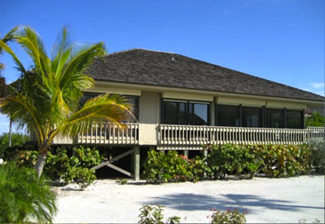 Captiva Beach Villa with 3 Bedrooms & 2 Bathrooms on Beach!