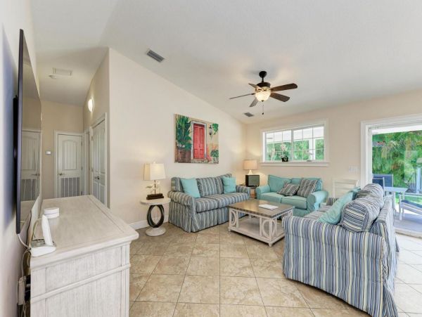 Beautiful Holmes Beach Vacation Home with Private Pool