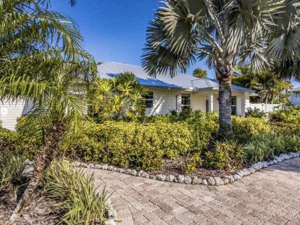 Beautiful Holmes Beach Vacation Home with Private Pool
