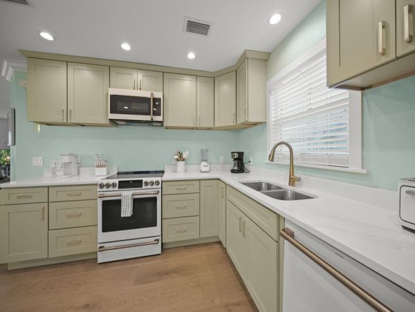 One of Anna Maria Island Most Popular 4 bedroom Pool Homes
