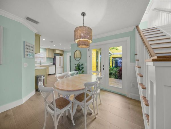 One of Anna Maria Island Most Popular 4 bedroom Pool Homes
