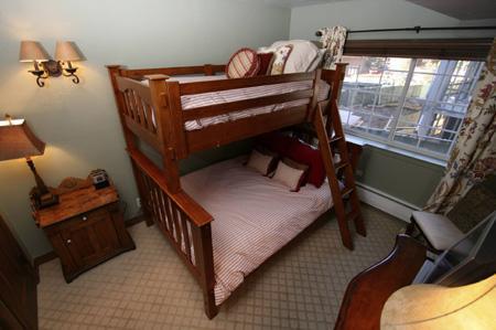 Great Vail Village Vacation Condo for you Next Ski Vacation