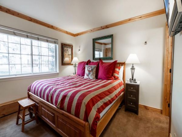 Two Bedroom Ski Condo Vail Sleeps 8 Guests