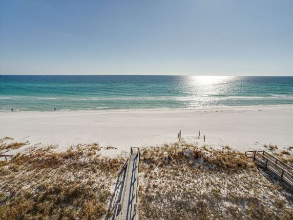 Destin Beachfront Six Bedroom Vacation Rental