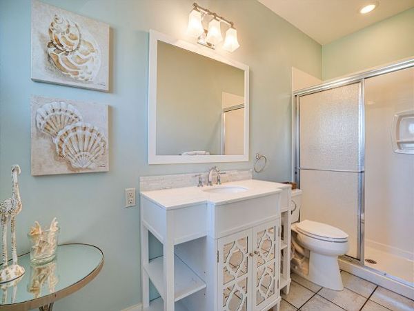 Destin Beachfront Six Bedroom Vacation Rental
