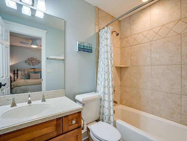 Destin Beachfront Six Bedroom Vacation Rental