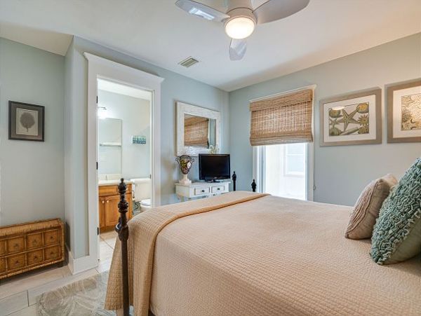 Destin Beachfront Six Bedroom Vacation Rental