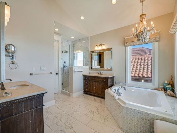 Destin Beachfront Six Bedroom Vacation Rental