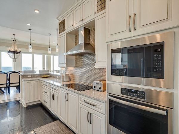 Destin Beachfront Six Bedroom Vacation Rental