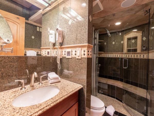 What a Great Value Priced Two Bedroom Vail Road Rental