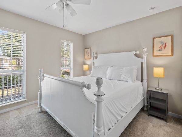 Destin Beautiful Six Bedroom Rental with Private Pool