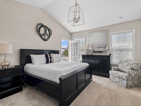 Destin Beautiful Six Bedroom Rental with Private Pool