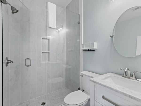 Destin Beautiful Six Bedroom Rental with Private Pool