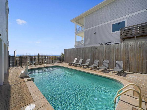 Large Gulf Front Nine Bedroom Vacation Rental in Miramar Beach