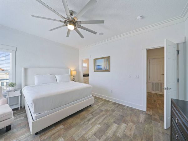 Large Gulf Front Nine Bedroom Vacation Rental in Miramar Beach