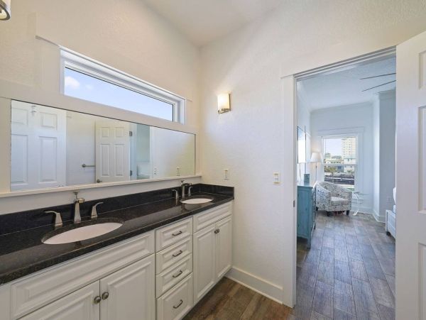 Large Gulf Front Nine Bedroom Vacation Rental in Miramar Beach