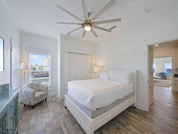 Large Gulf Front Nine Bedroom Vacation Rental in Miramar Beach