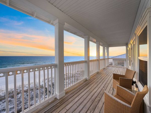 Large Gulf Front Nine Bedroom Vacation Rental in Miramar Beach
