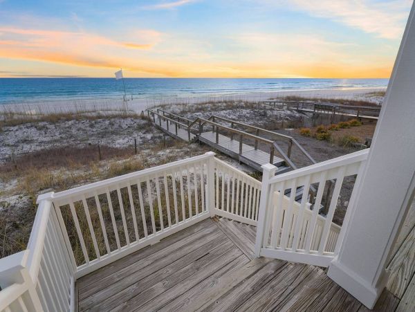 Large Gulf Front Nine Bedroom Vacation Rental in Miramar Beach