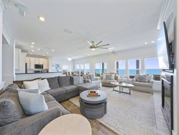 Large Gulf Front Nine Bedroom Vacation Rental in Miramar Beach