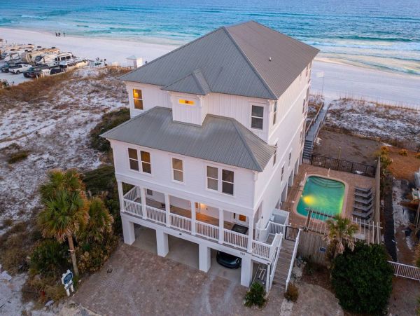 Large Gulf Front Nine Bedroom Vacation Rental in Miramar Beach