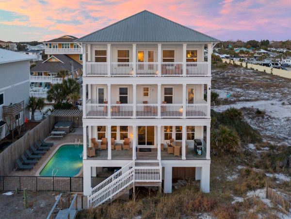 Large Gulf Front Nine Bedroom Vacation Rental in Miramar Beach