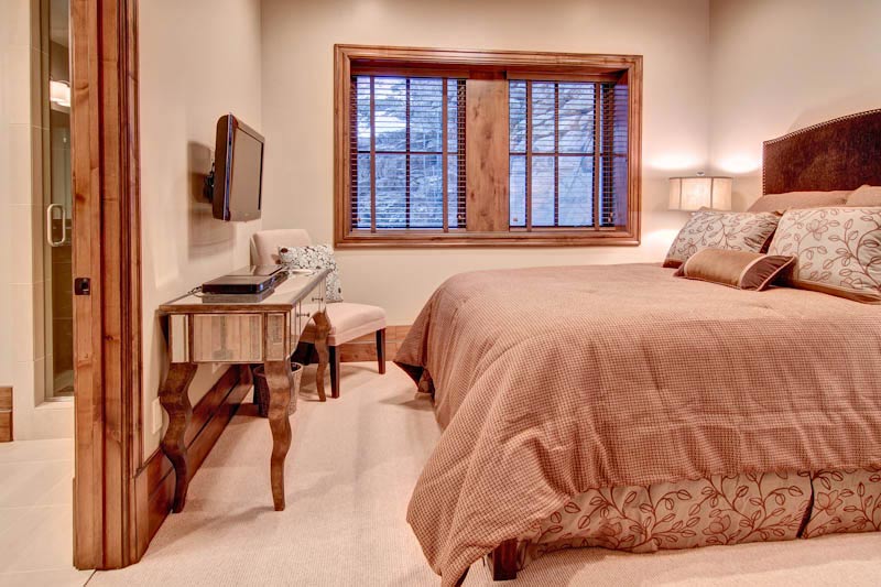 Bachelors Roost Luxury Vacation Home Ski in Out