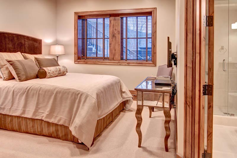 Bachelors Roost Luxury Vacation Home Ski in Out
