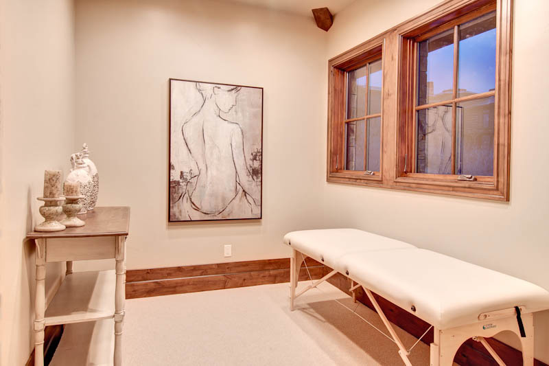 Bachelors Roost Luxury Vacation Home Ski in Out