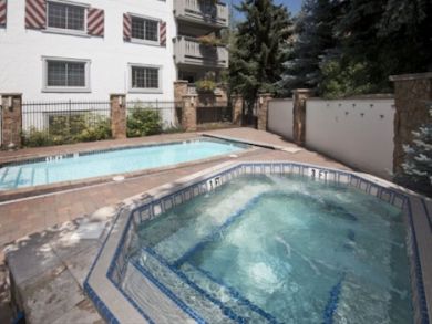 Vail Village Ski Vacation Condo with Pool and Hot Tub