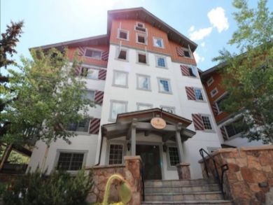 Vail Village Ski Vacation Condo with Pool and Hot Tub