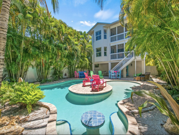 Anna Maria Island Five Bedroom Rental Home - SLEEPS 14