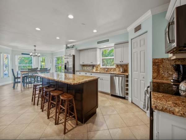 Anna Maria Island Five Bedroom Rental Home - SLEEPS 14