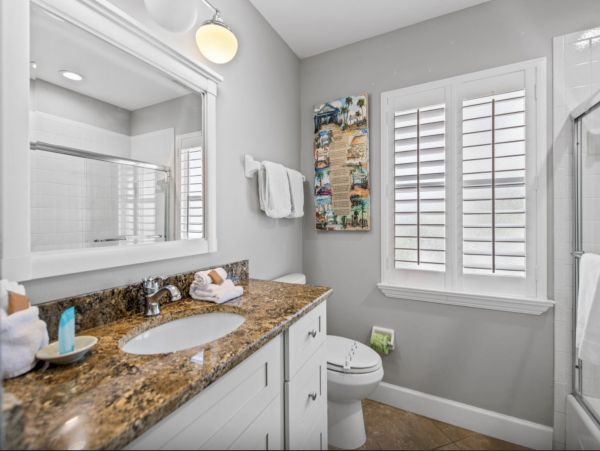 Anna Maria Island Five Bedroom Rental Home - SLEEPS 14