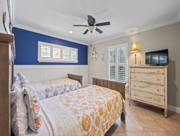 Anna Maria Island Five Bedroom Rental Home - SLEEPS 14