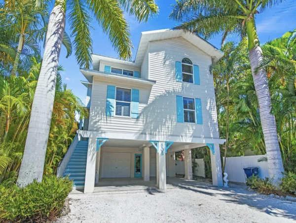 Anna Maria Island Five Bedroom Rental Home - SLEEPS 14
