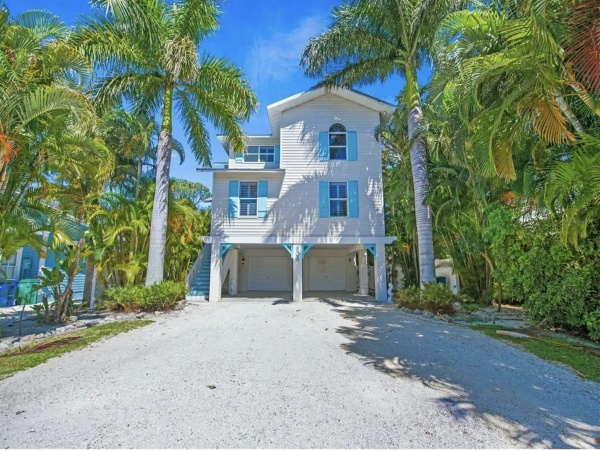 Anna Maria Island Five Bedroom Rental Home - SLEEPS 14