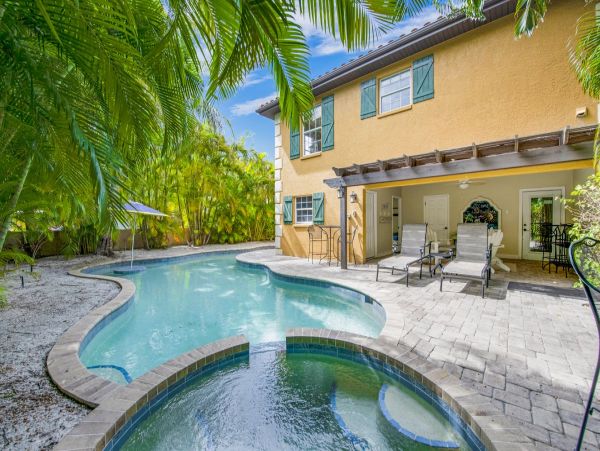 Three Bedroom Vacation Rental Home on Anna Maria Island
