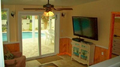 1 house off the Beach sleep 8 pool Anna Maria Rental