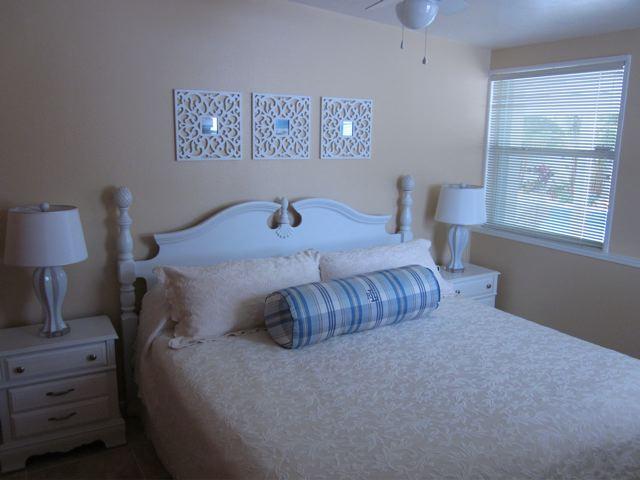 1 house off the Beach sleep 8 pool Anna Maria Rental